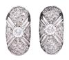 <span class='ref_item'>130 -</span> <span class="object_title">PENDIENTES EN ORO 18KT Y DIAMANTES</span>  <p><span class="technical_description">Pendientes realizados en oro de 18kt, con diamantes centrales en talla brillante central con un peso total aprox de 0.44ct, rodeados de pavé de diamantes en talla brillante.<br/>Peso total aprox de todos los diamantes: 1.30ct<br/>Cierre: Omega</span><br>Peso: <span class="PESO_HCES1">7,50</span> <span class="PESOUMED_HCES1">gr.</span><br></p>