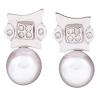 <span class='ref_item'>133 -</span> <span class="object_title">PENDIENTES DE ORO 18KT, DIAMANTES Y PERLAS</span>  <p><span class="technical_description">Pareja de pendientes realizados en oro de 18kt compuestos en la parte superior por diamantes en talla brillante engastados en boquilla con un peso total aprox de 0.28ct y en su parte inferior por perlas australianas calibradas en 11,5mm<br/>Cierre: Omega</span><br>Peso: <span class="PESO_HCES1">9,90</span> <span class="PESOUMED_HCES1">gr.</span><br></p>