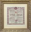 <span class='ref_item'>113 -</span> <span class="description">CERTIFICADO DE PAGO YUGOSLAVO, 1931 </span>  <p><span class="description">Certificado de pago de 1000 francos con el número 530.817, firmado y fechado el 1 de junio de 1931 en Belgrado. Con sello central y enmarcado por una ancha cenefa en color rojo y beige. Contiene el escudo en la parte superior.<br>Enmarcado en madera trabajada en dorado y cristal. Leves desperfectos en el marco<br>Medidas con marco: 54 x 52cm</span></p>