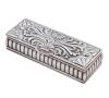 <span class='ref_item'>281 -</span> <span class="object_title">PEQUEÑA CAJA RECTANGULAR REPUJADA EN PLATA DE LEY</span>  <p><span class="technical_description">Pequeña caja realizada en plata de ley, con contraste. Con decoración repujada en tapa superior con dos querubines y laterales con motivos vegetales.<br/>Peso neto de la plata: 33,70gr</span><br></p>