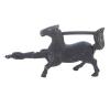 <span class='ref_item'>201 -</span> <span class="description">PEQUEÑO CANDADO EN FORMA DE CABALLO Y SU LLAVE. CHINA, S.XVIII </span>  <p><span class="description">Bronce<br>Dos piezas realizadas en bronce que conforman un candado en forma de caballo y llave frontal extraíble, cerrando el candando. Cuerpo de la llave en forma de L con tirador de monje chino con detalles en parte frontal y trasera. <br>57,20 gr.<br>4,50x7,50 cm.</span></p>