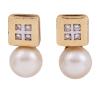 <span class='ref_item'>225 -</span> <span class="object_title">PENDIENTES EN ORO 18KT, PERLAS CULTIVADAS Y DIAMANTES</span>  <p><span class="technical_description">Pareja de pendientes realizados en oro de 18kt con perlas cultivadas de color blanco calibradas aprox en 8,9mm. La parte superior adornada con diamantes en talla brillante, engastados en bisel, con un peso total aprox de 0.08ct<br/>Cierre: Omega</span><br>Peso: <span class="PESO_HCES1">9,83</span> <span class="PESOUMED_HCES1">gr.</span><br></p>