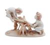 <span class='ref_item'>212 -</span> <span class="object_title">FIGURA EN PORCELANA ALEMANA DE DOS ANGELOTES, S.XX</span>   <p><span class="technical_description">Con marca de fabricación alemana de segunda mitad del siglo XX en la base de la figura. Representa dos amorcillos balanceándose con una tabla sobre una cabra. Presentan roturas en cabellos, hojas y base. <br/>Con numeración 23. 12086<br/>Medidas: 23,5x20x8,5cm</span><br></p>