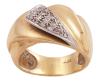 <span class='ref_item'>37 -</span> <span class="object_title">SORTIJA EN ORO BICOLOR 18KT Y DIAMANTES</span>  <p><span class="technical_description">Sortija realizada en oro bicolor de 18kt con diamantes en talla brillante, engastados en grano sobre vistas en blanco, con un peso total aprox de 0.20ct<br/>Medida Sortija: 13</span><br>Peso: <span class="PESO_HCES1">10,60</span> <span class="PESOUMED_HCES1">gr.</span><br></p>