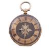 <span class='ref_item'>40 -</span> <span class="object_title">RELOJ DE BOLSILLO CON ESMALTES, CUERDA - LLAVE, ORO 18KT</span>  <p><span class="technical_description">Realizado en oro de 18kt. Sistema de carga cuerda - llave (falta llave). Caja redonda y bisel labrado con motivos vegetales. Diámetro: 36mm. Esfera dorada con numeración romana y decoración floral central. Tapa posterior decorada con esmalte azul y reserva central para grabar. Guardapolvo en metal. Numerado 20617. En estado de marcha.</span><br>Peso: <span class="PESO_HCES1">36,50</span> <span class="PESOUMED_HCES1">gr.</span><br></p>