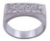 <span class='ref_item'>94 -</span> <span class="object_title">SORTIJA EN ORO 18KT Y DIAMANTES</span>  <p><span class="technical_description">Sortija sello rectangular realizada en oro de 18kt con cuajado de diamantes en talla brillante, engastados en grano, con peso total aprox 0.60ct<br/>Medida Sortija: 15</span><br>Peso: <span class="PESO_HCES1">6,70</span> <span class="PESOUMED_HCES1">gr.</span><br></p>