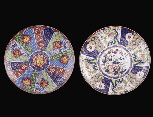 PAREJA DE PLATOS DECORATIVOS IMARI. JAPÓN, S. XX.